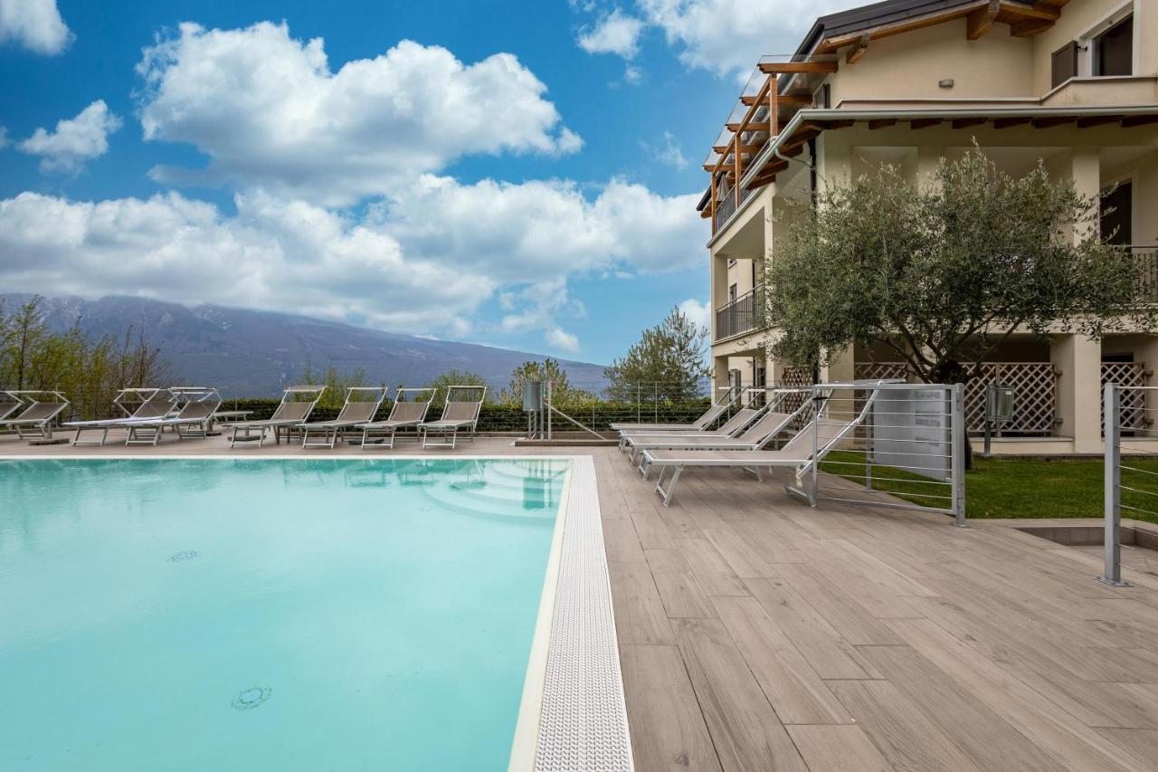 Residence La Villa Cuore Tignale Esterno foto